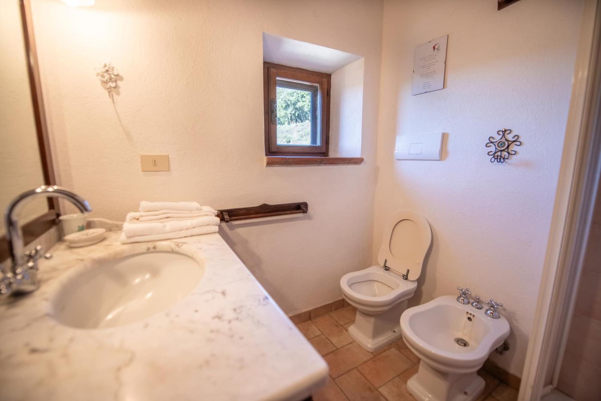 Agriturismo Antico Borgo Montacuto Pari Quarto foto